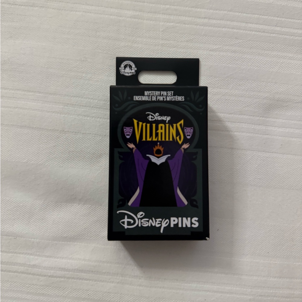 Disney Villains mystery pin pack unopened